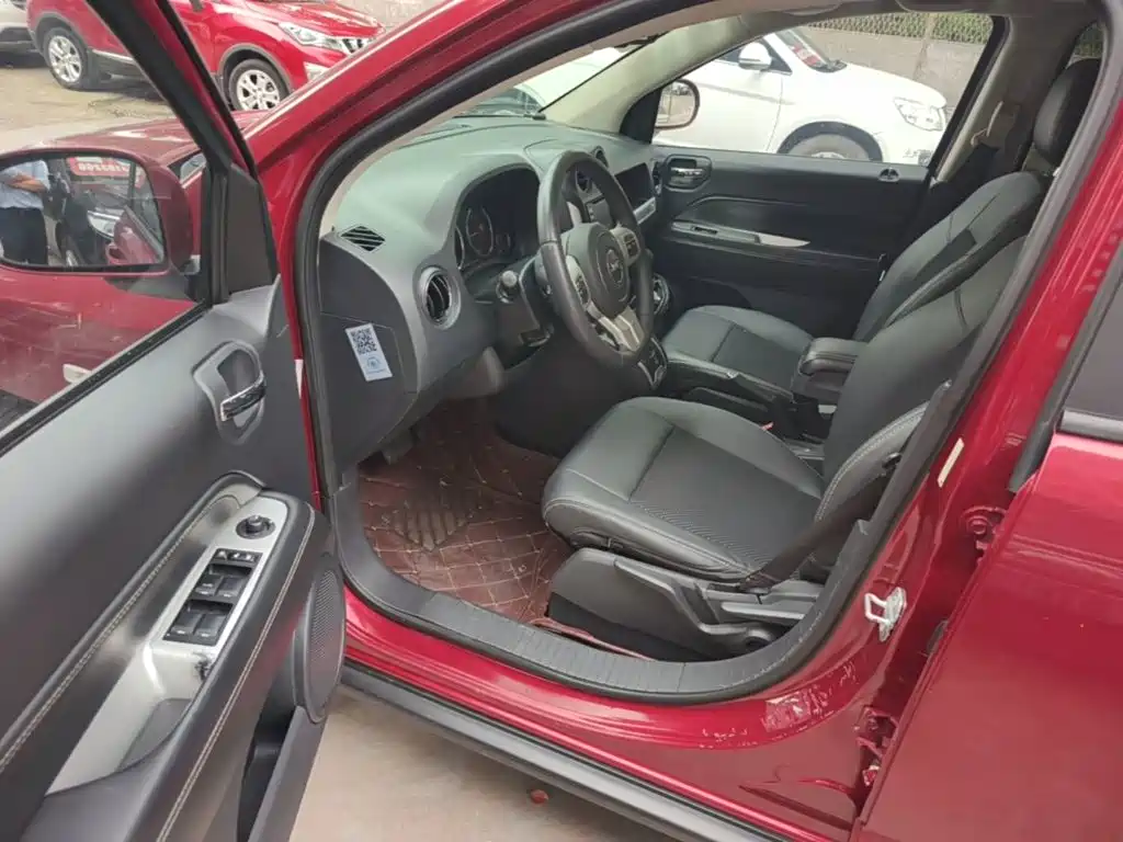 Jeep Compass (Import) 2014 2014 Facelift 2.4L 4WD Comfort Edition