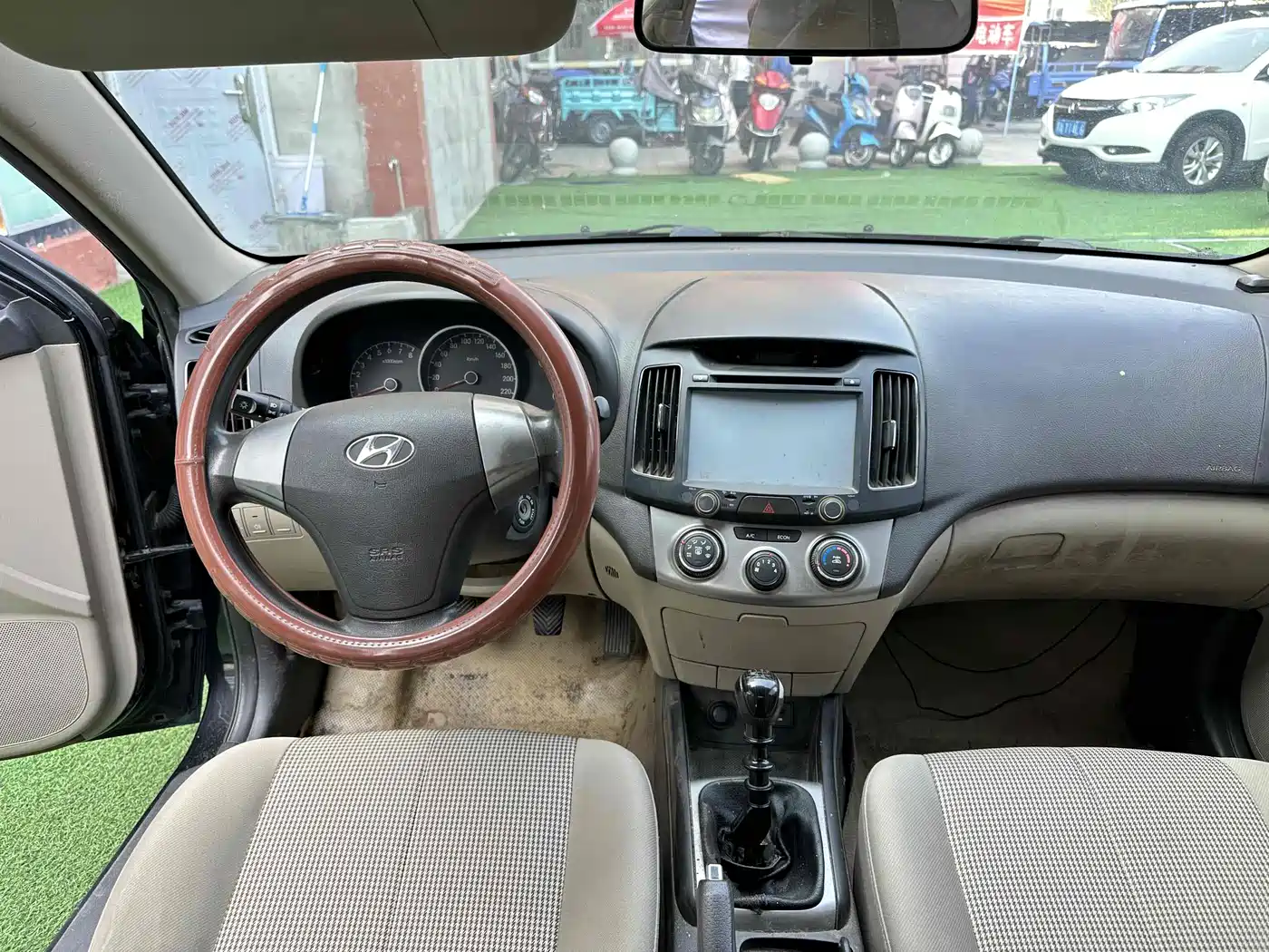 Hyundai Elantra 2011 1.6L Manual Comfort фото 10