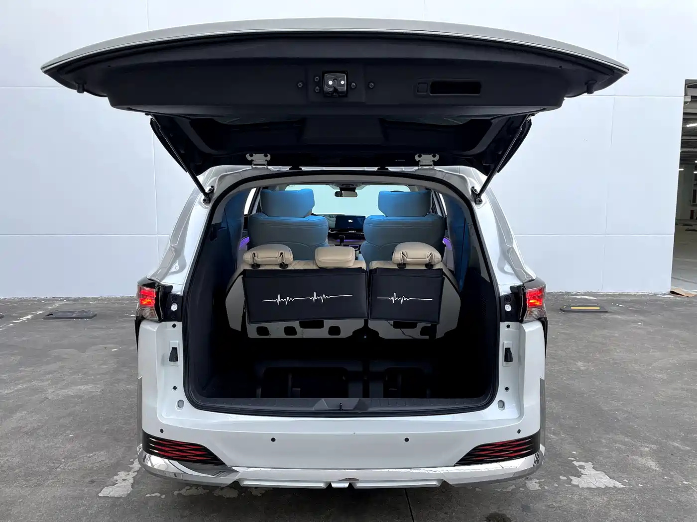 Toyota Sienna 2024 2.5L Hybrid Comfort Edition фото 33