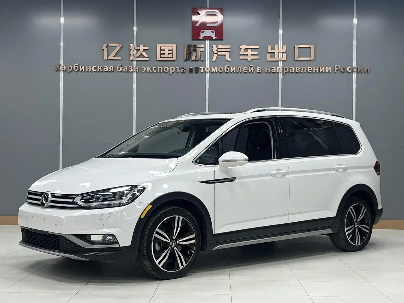 Volkswagen Touran 2021 Touran L 280TSI DSG Cross Luxury 7-Seater
