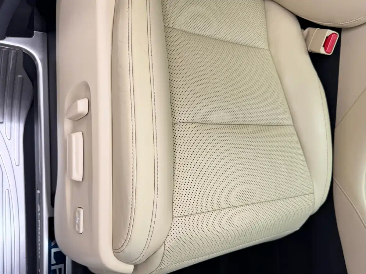 Toyota Alphard 2018 3.5L Premium фото 57