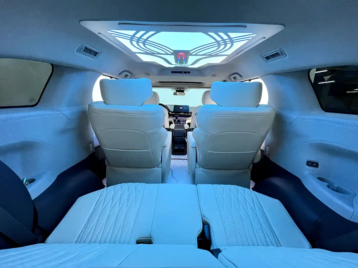 Toyota Sienna 2024 2.5L Hybrid Comfort Edition фото 28