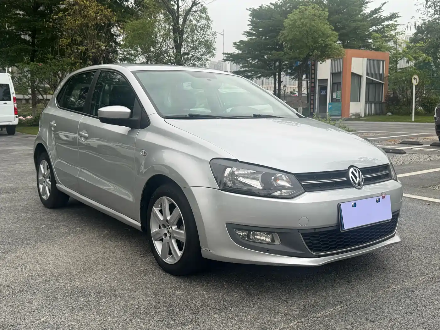 Volkswagen Polo 2011 1.4L Automatic Cool Edition фото 3