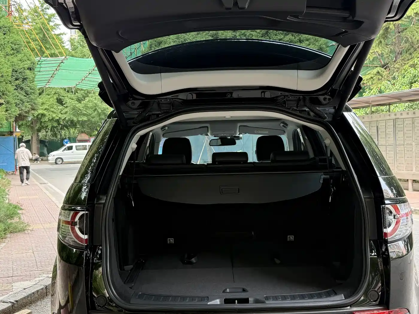 Land Rover Discovery Sport 2018 240PS HSE Edition фото 9