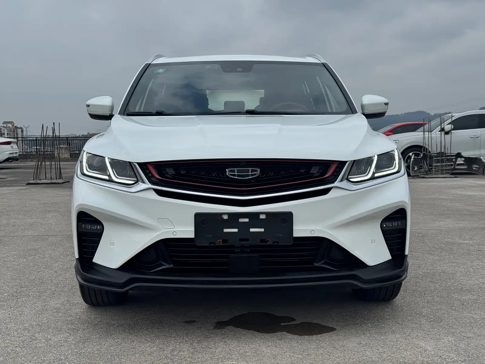 Фото 2 - Geely Coolray
