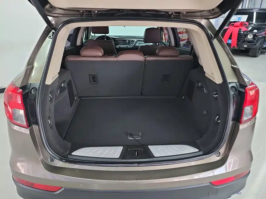 Photo 4 - Buick Envision Plus