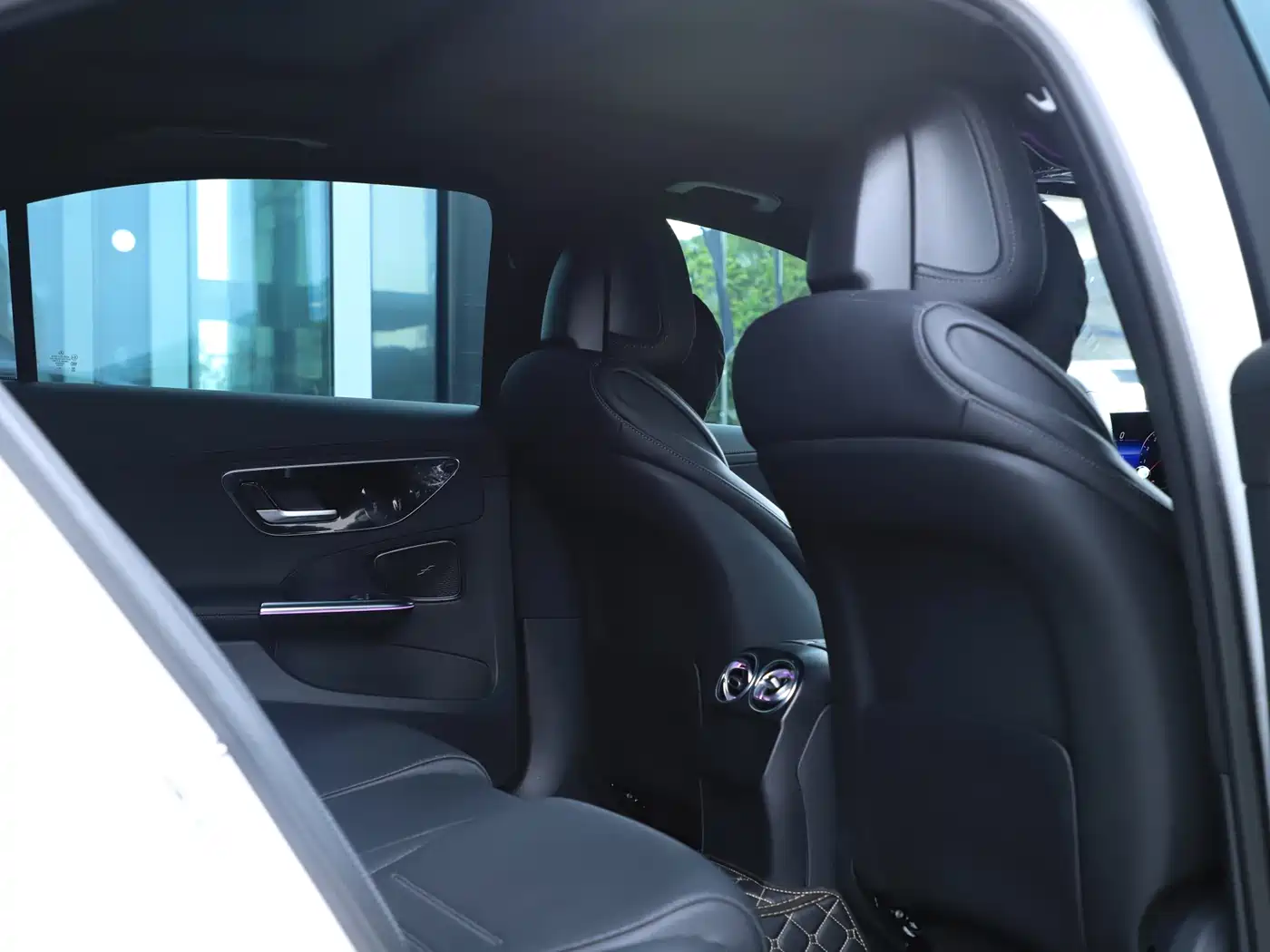 Mercedes-Benz C-Class 2024 Facelift III C 260 L Sport фото 13