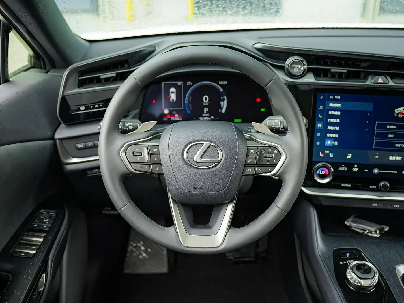 Lexus RZ 2023 450e 4WD Deluxe фото 19