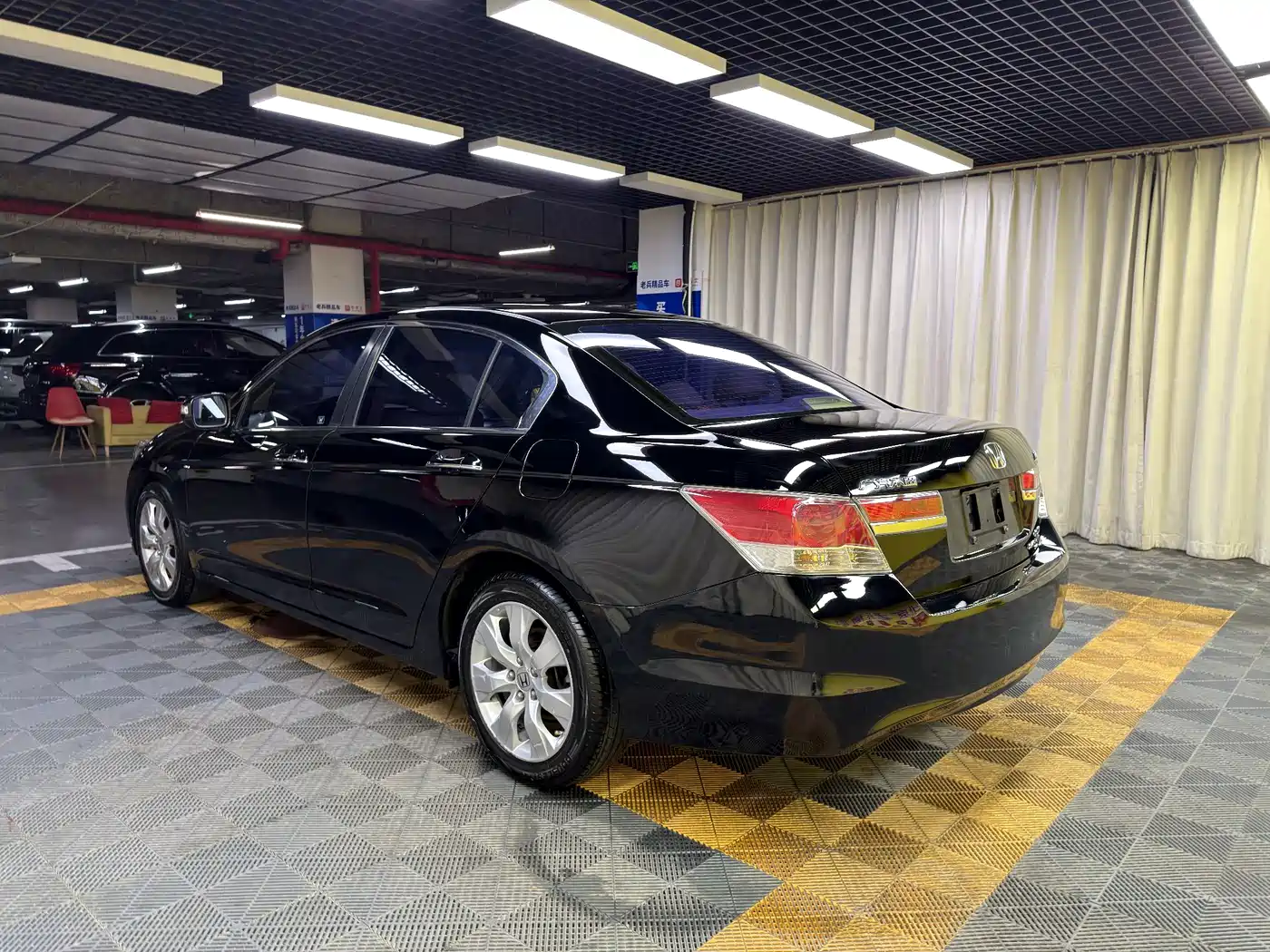 Фото 6 - Honda Accord