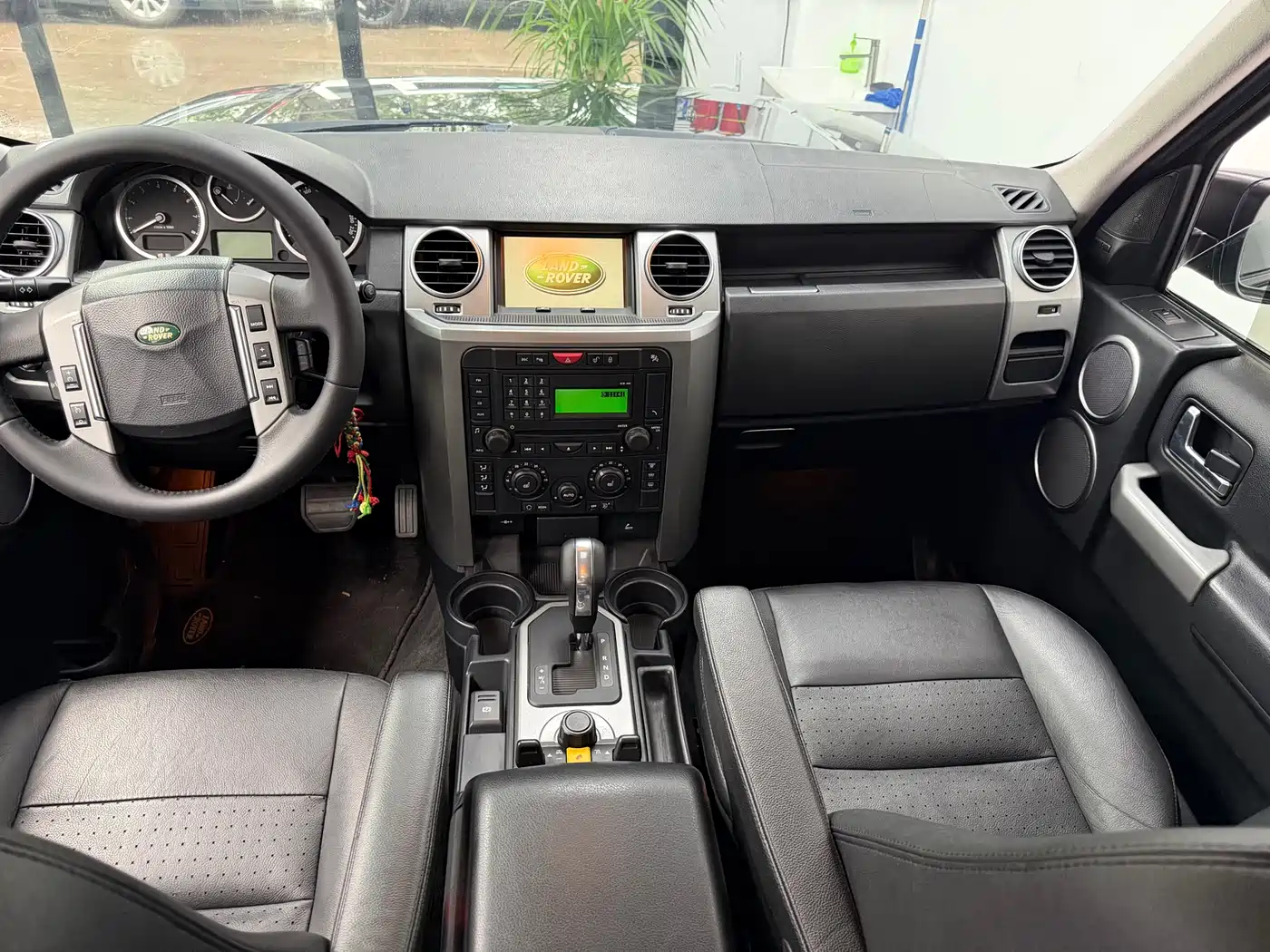 Land Rover Discovery 2005 Model 4.4 V8 HSE фото 8
