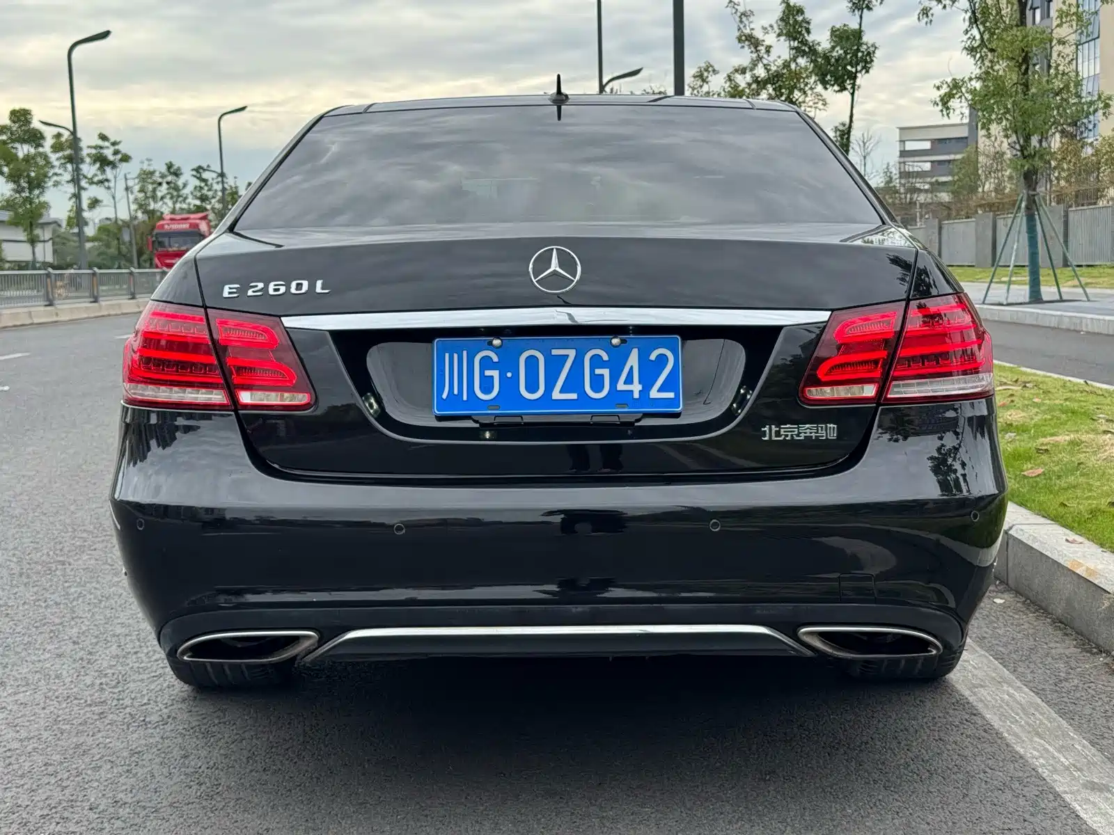 Фото 16 - Mercedes-Benz E-Class