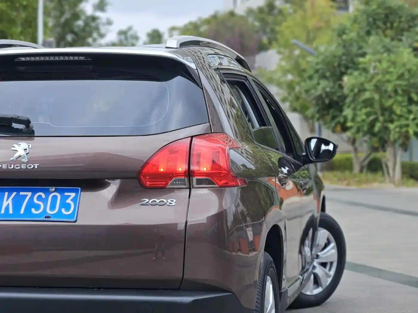 Peugeot 2008 2015 2014 1.6L Automatic Fashion Edition