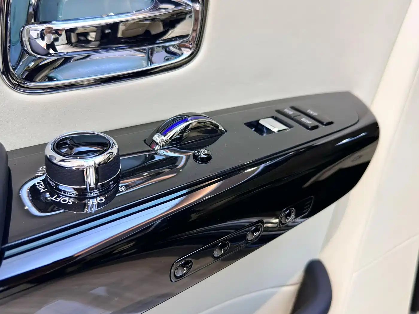 Rolls-Royce Phantom 2018 6.7T Long Wheelbase Version фото 10