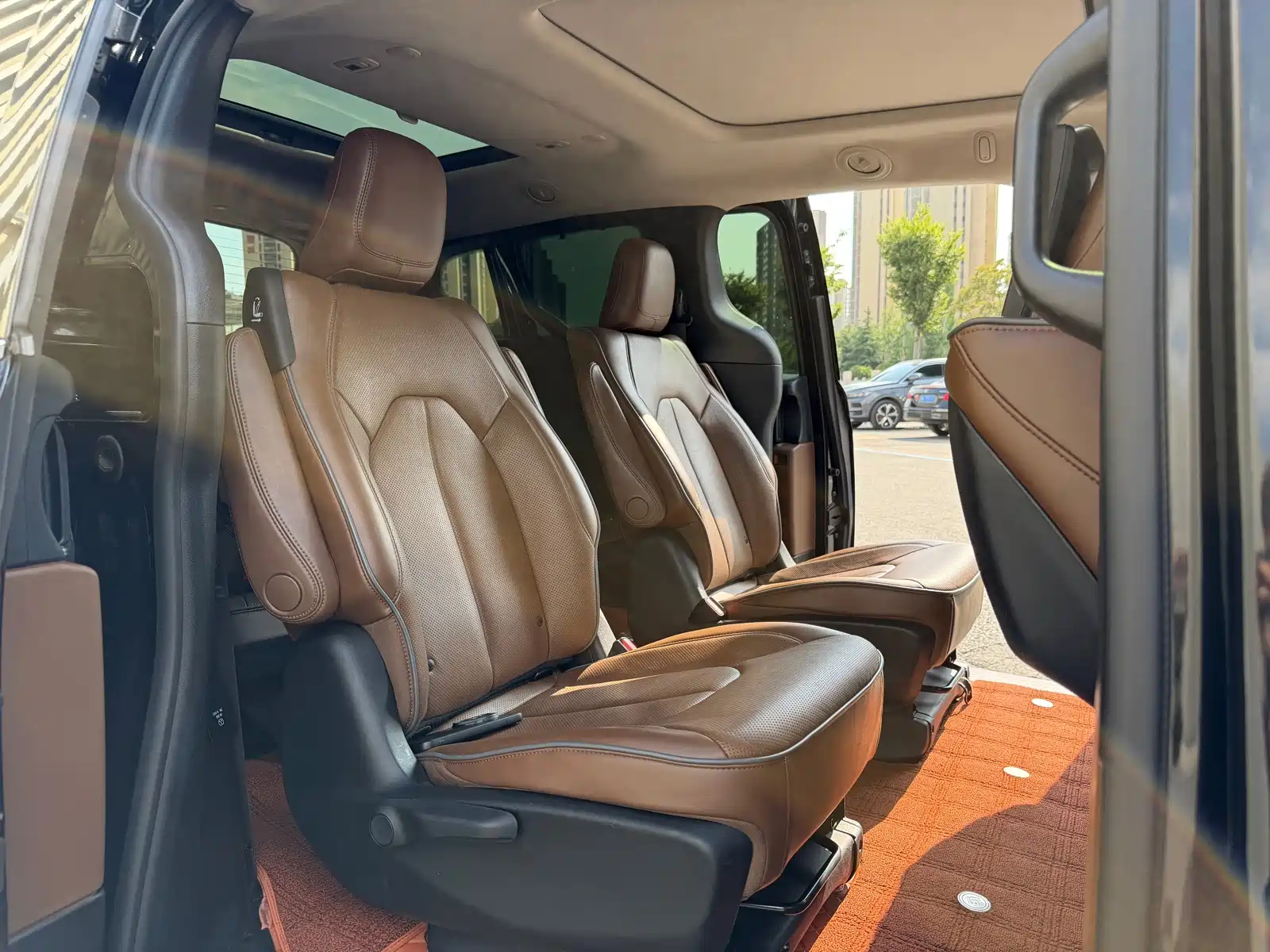 Фото 11 - Chrysler Pacifica