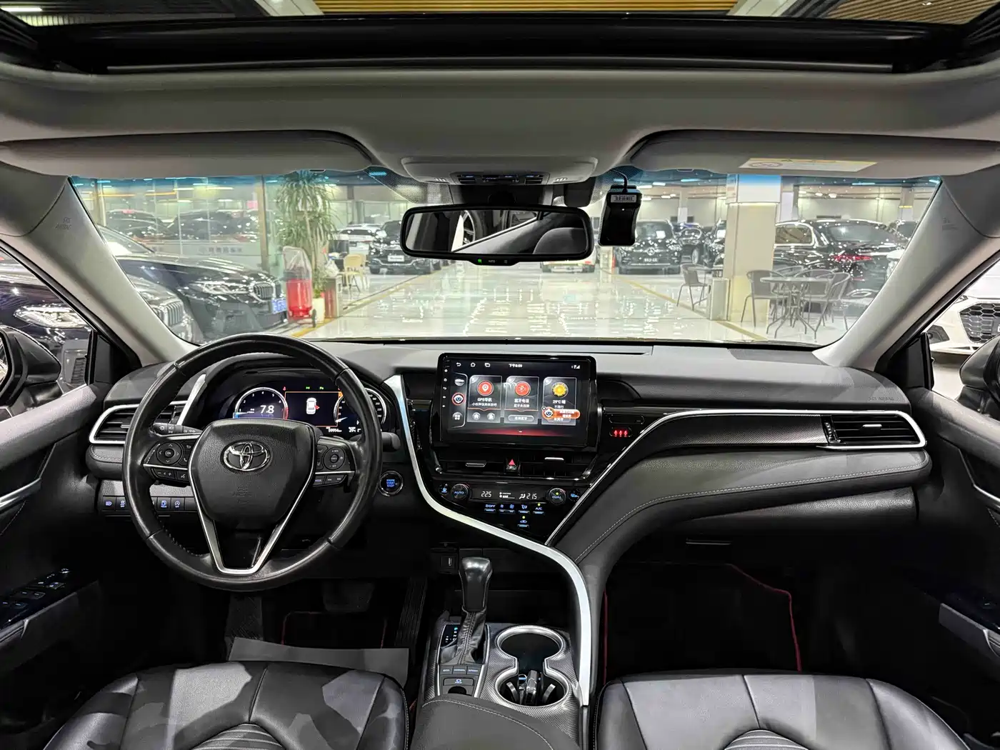 Toyota Camry 2023 2.5S Knight Edition фото 11