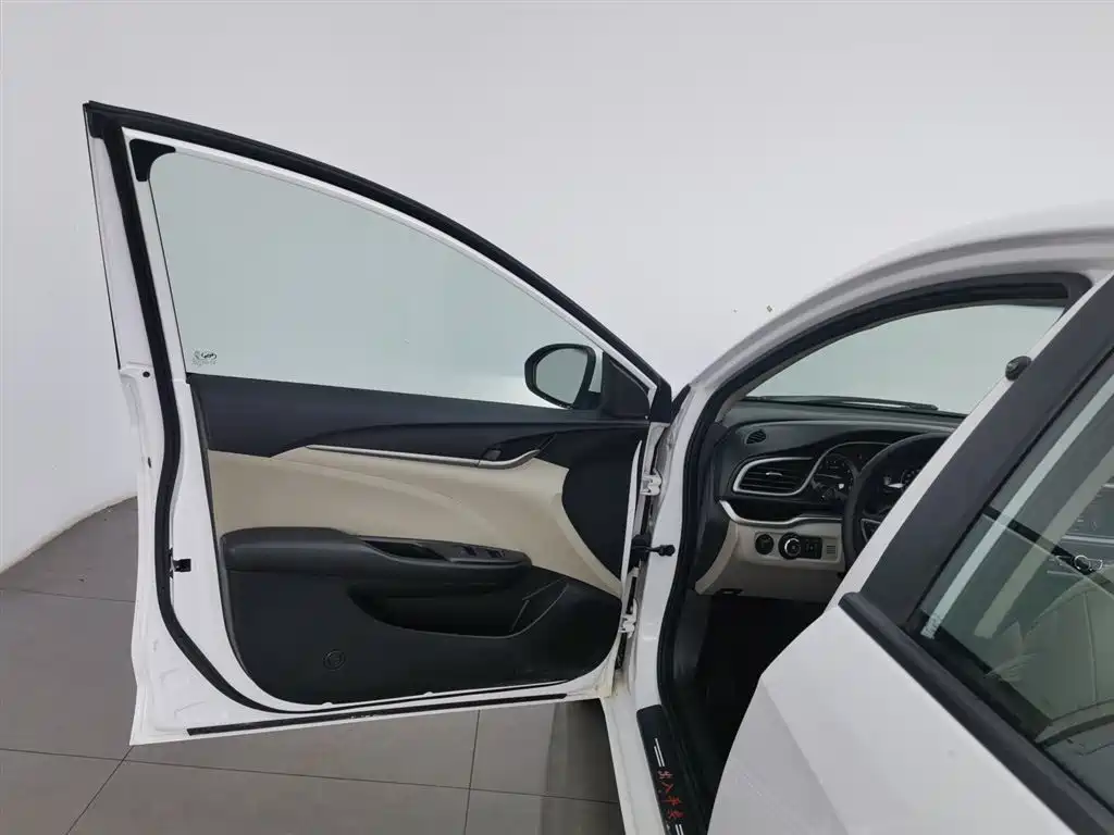 Buick Excelle 2019 15T DCT Connected Elite Type China VI фото 8