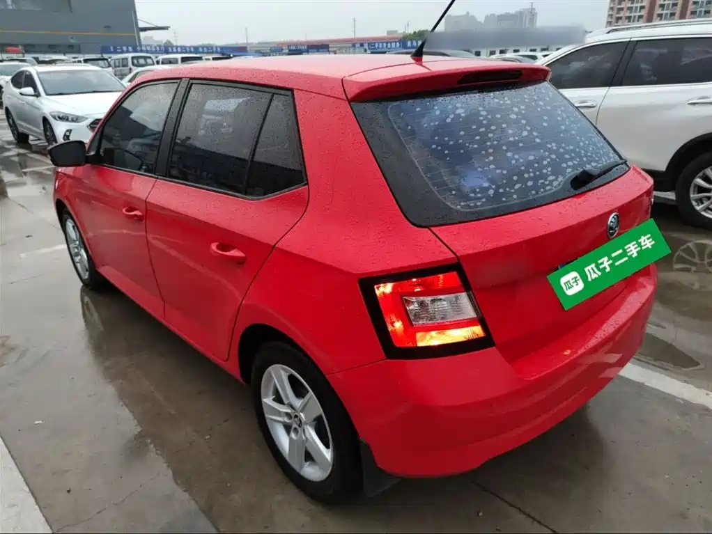 Škoda Fabia 2016 1.4L Automatic Car Enjoy Edition фото 5