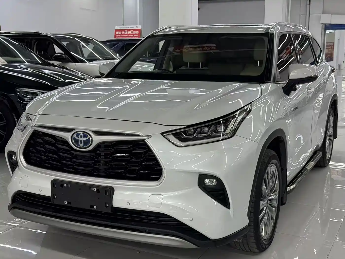 Фото 3 - Toyota Highlander