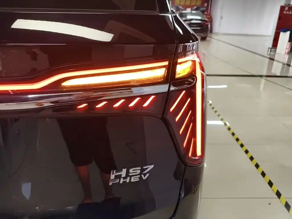 Hongqi HS7 PHEV 2025 2024 2.0T PHEV 4WD Flagship Edition 6-seater