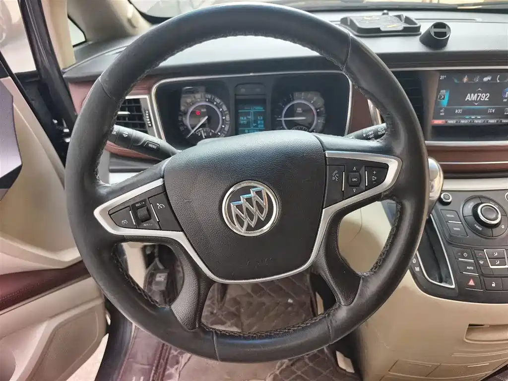 Buick GL8 2017 25S Luxury China V фото 3