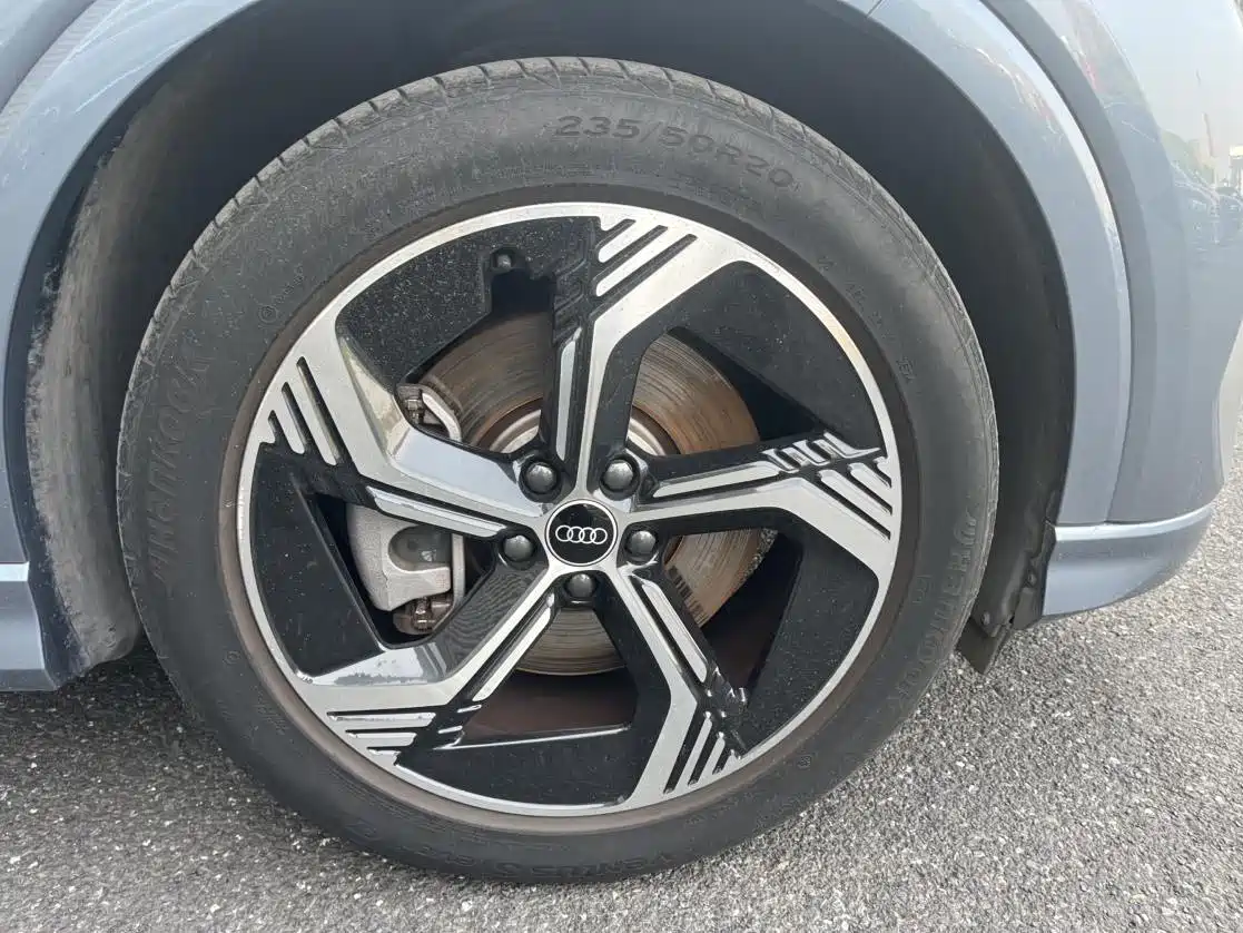 Audi Q4 e-tron 2024 40 e-tron Creation Edition фото 17