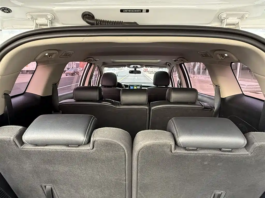 BYD Song MAX New Energy 2019 DM 1.5T Smart Connect Advance 7-seater China V фото 16