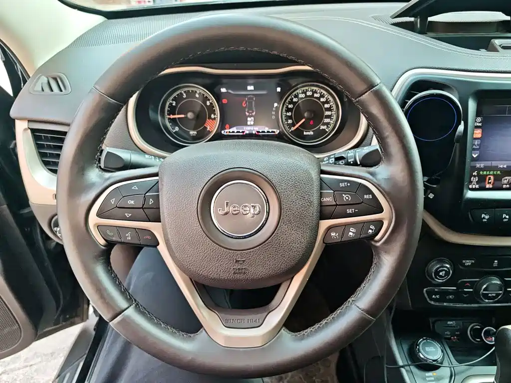 Jeep Cherokee (Import) 2015 2014 2.4L Luxury