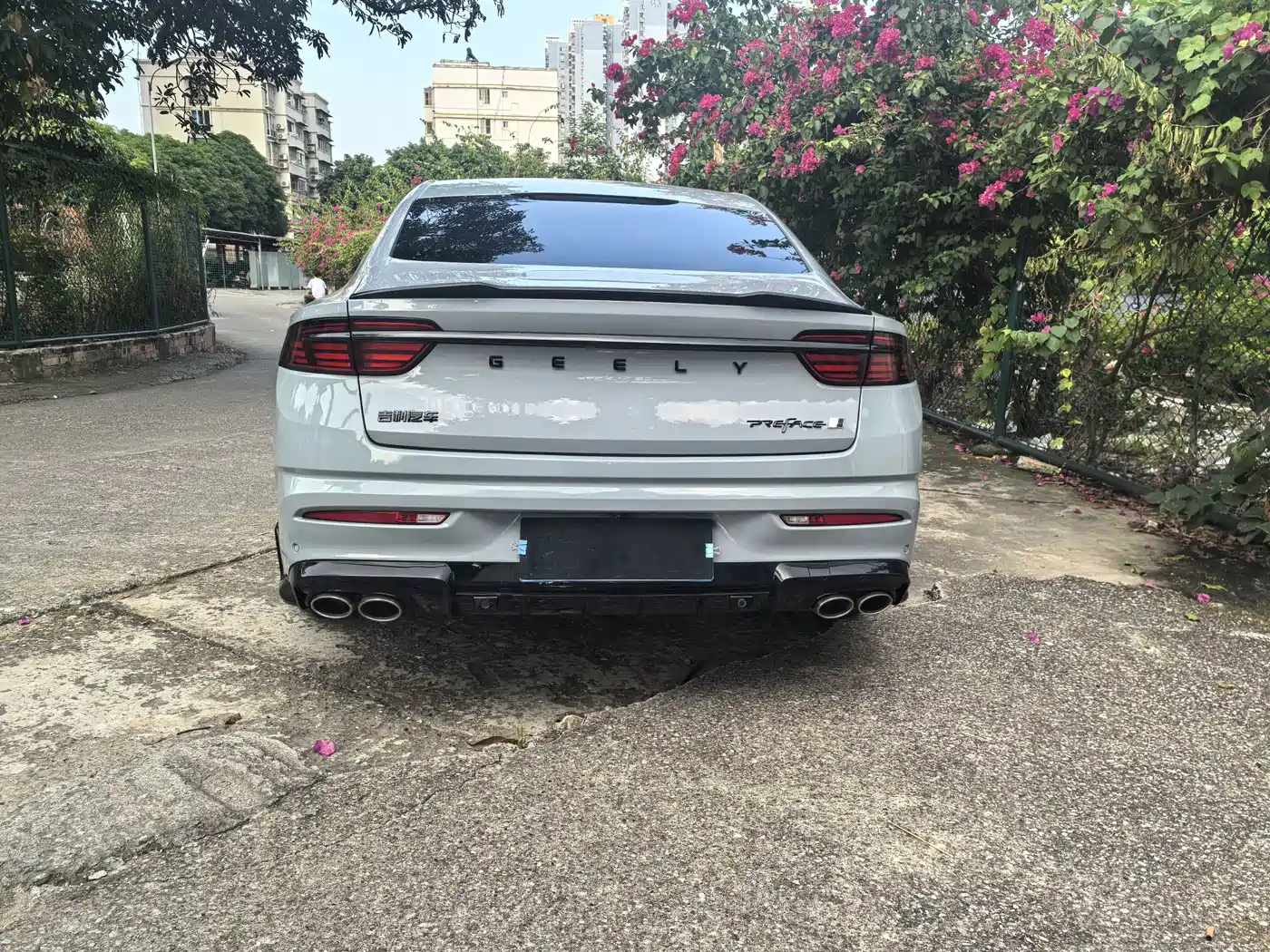 Фото 6 - Geely Preface
