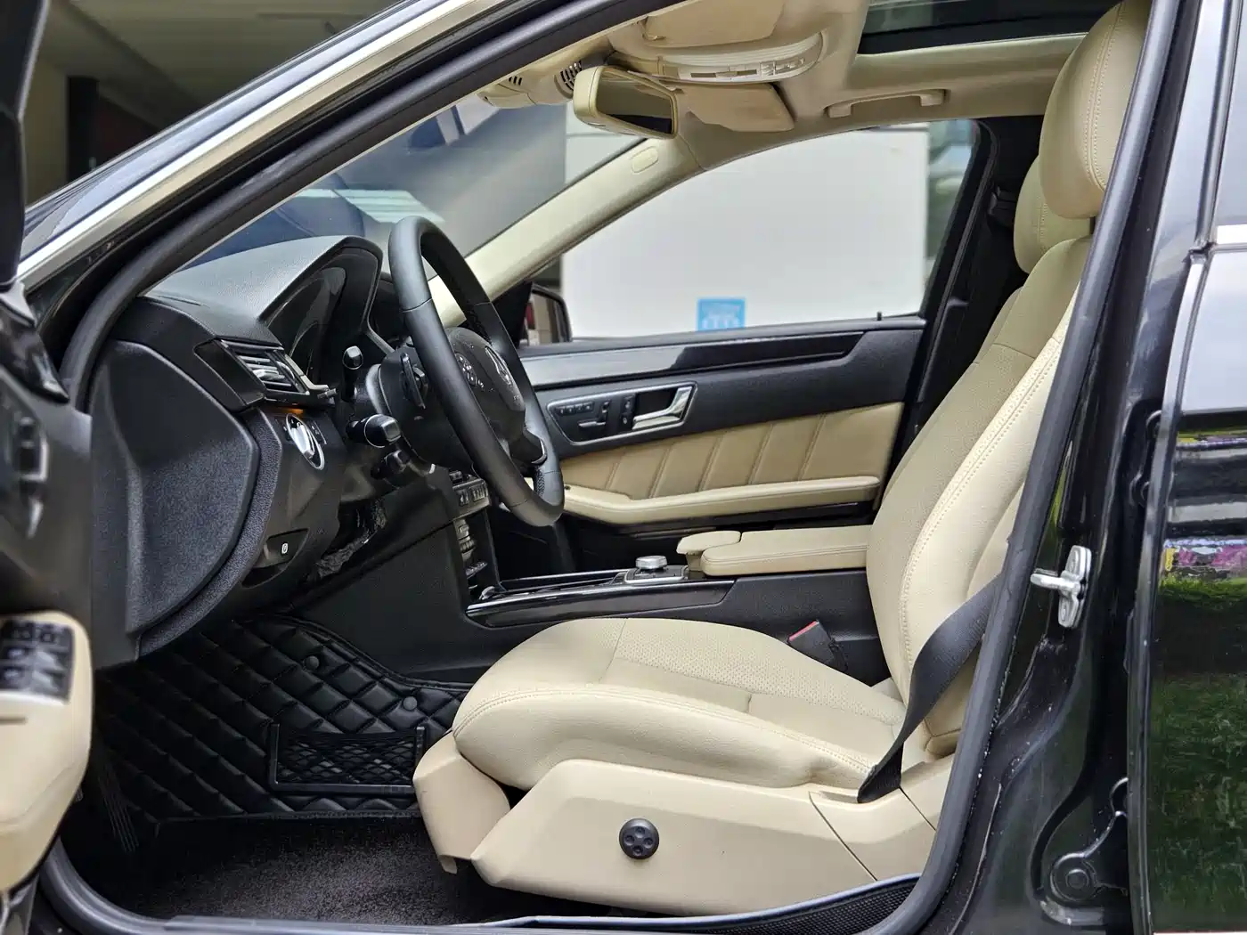 Mercedes-Benz E-Class 2011 E 300 L Fashion Premium фото 6