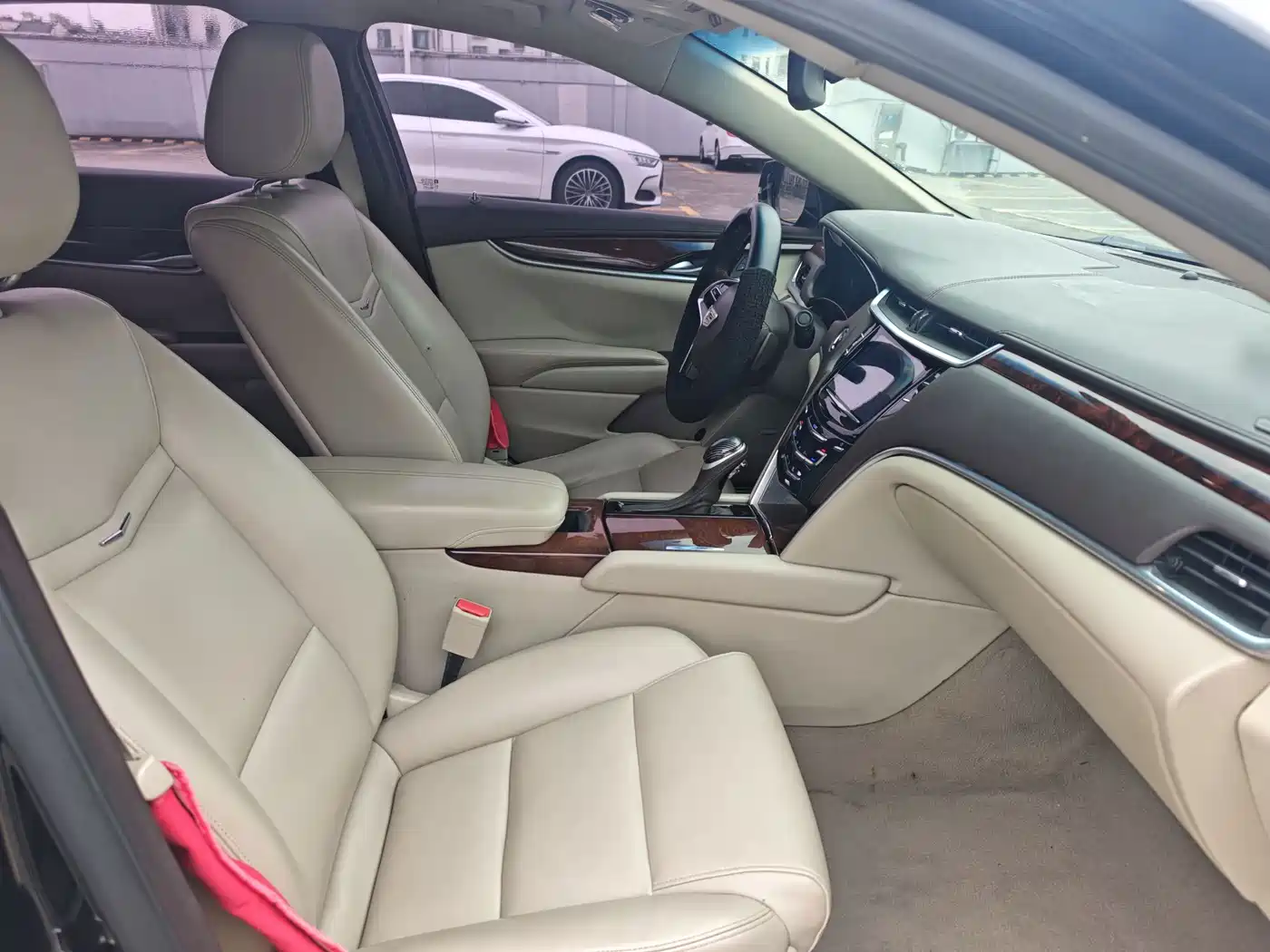 Photo 9 - Cadillac XTS