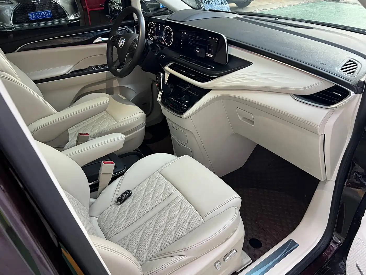 Buick GL8 2021 Avenir Aivia 7-Seater Family Edition фото 20