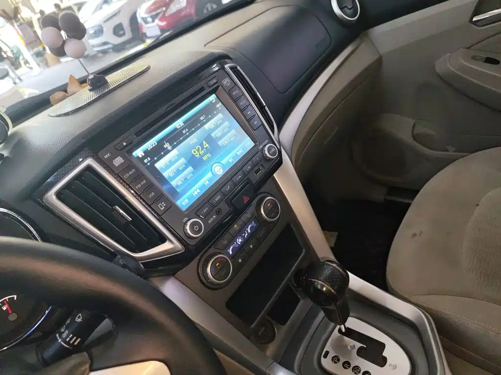 Venucia T70 2015 2015 2.0L CVT RuiQu Edition