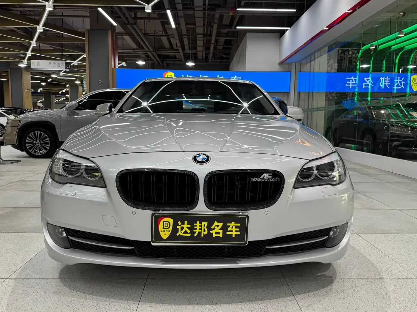 BMW 5 Series 2011 528Li Luxury фото 2