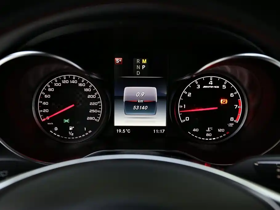 Mercedes-Benz GLC AMG 2017 AMG GLC 43 4MATIC фото 13