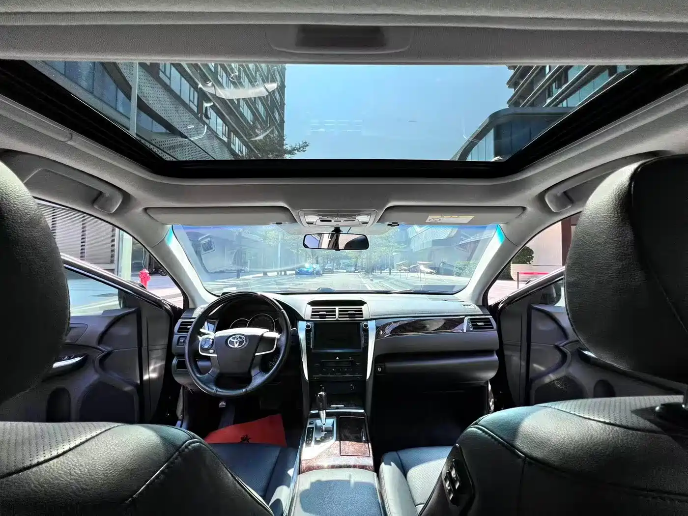 Toyota Camry 2015 2.0G Leading Edition фото 6