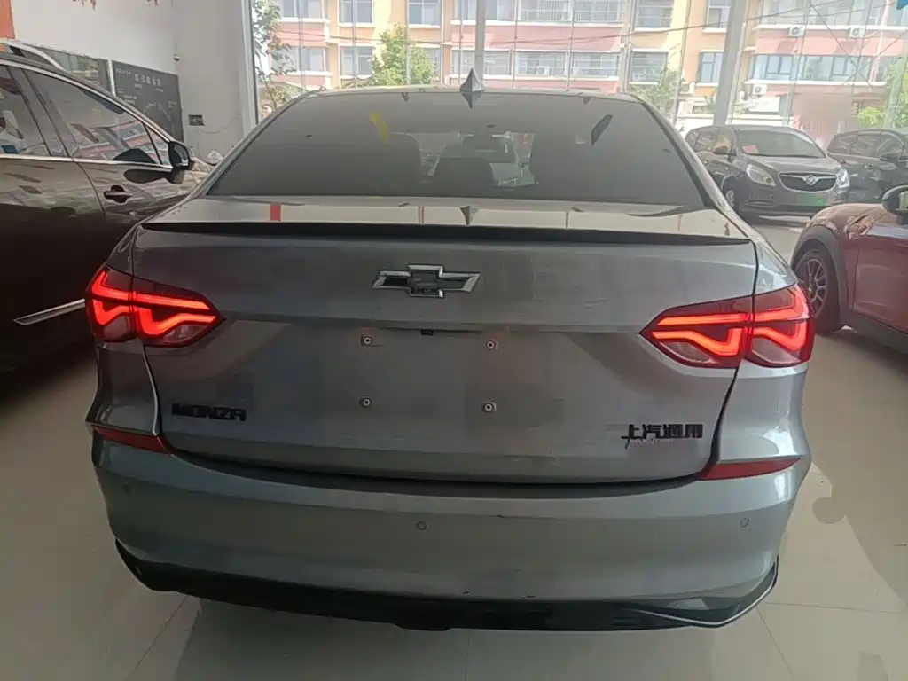 CHEVROLET CRUZE