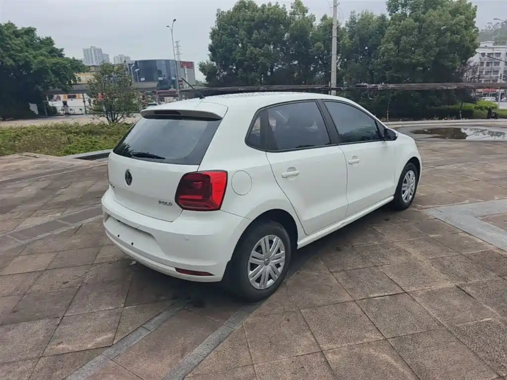 Volkswagen Polo 2016 1.4L Manual Trend фото 7