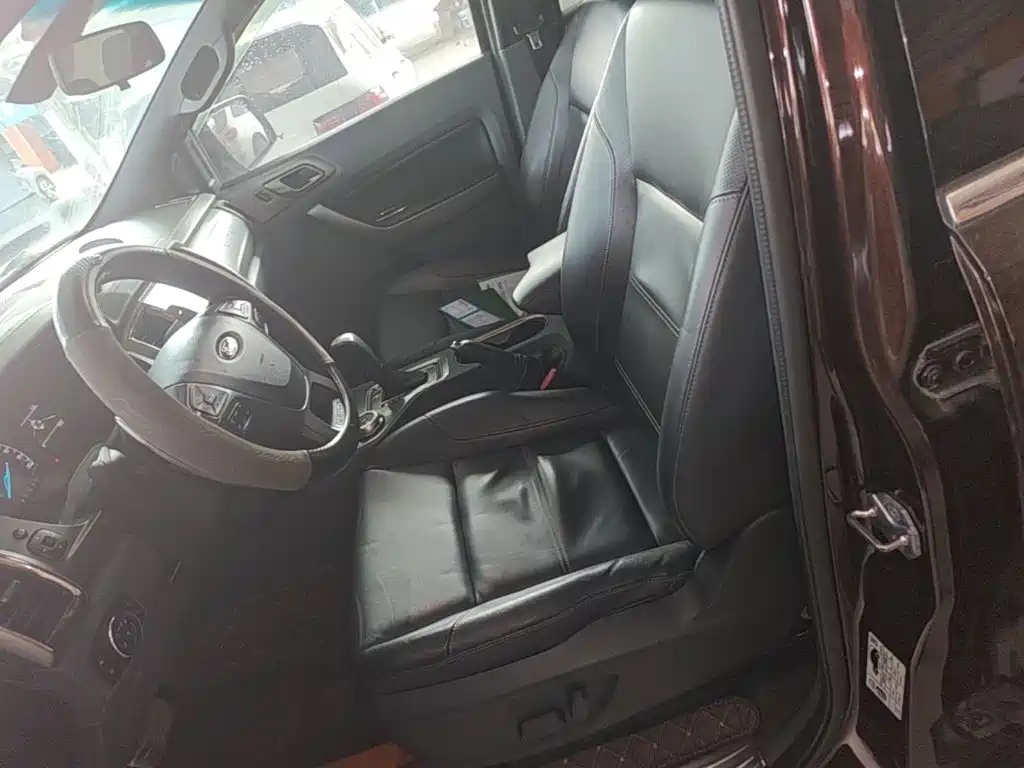 Ford Everest 2018 2017 2.0T Gasoline Automatic 4WD Luxury Edition 5-Seater