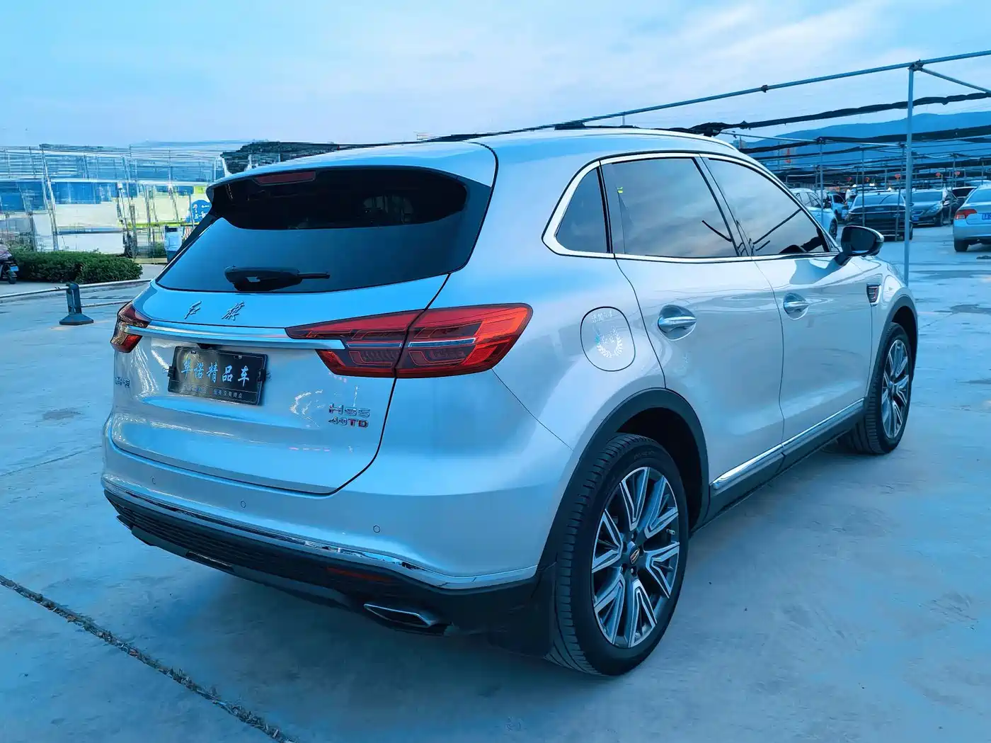 Hongqi HS5 2022 Facelift 2.0T Smart Flag Enjoyment AWD Edition фото 10