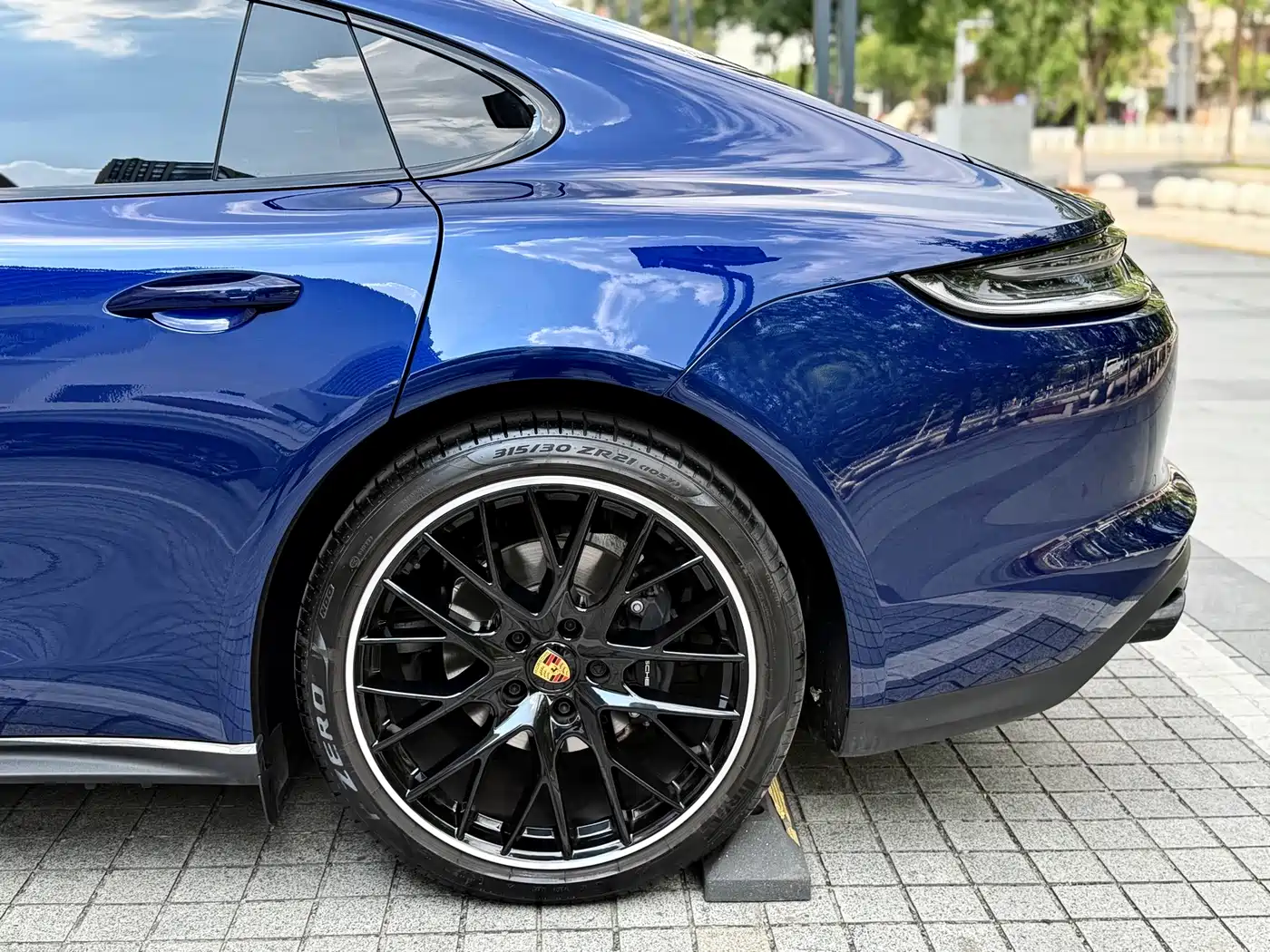 Фото 14 - Porsche Panamera