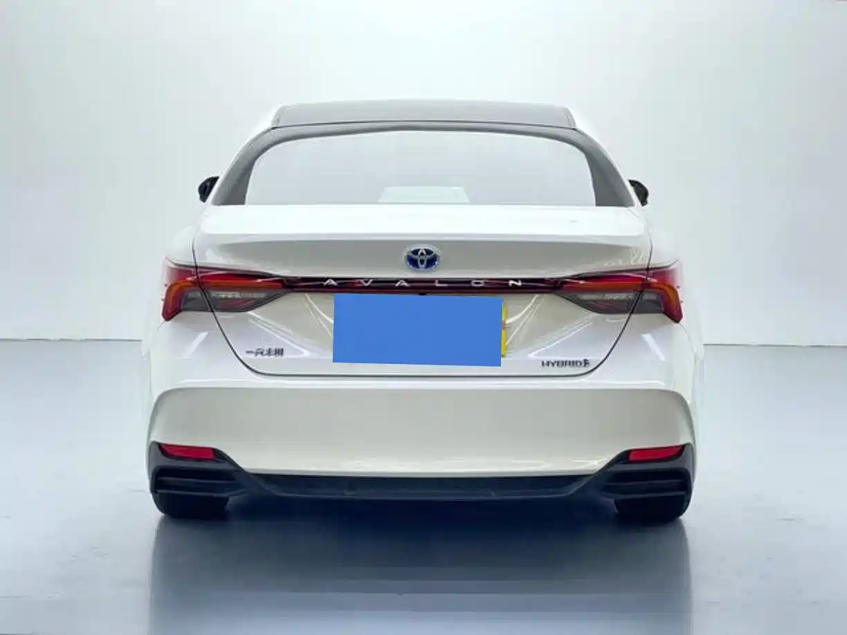 Toyota Avalon 2019 Hybrid 2.5L Luxury Edition China V фото 5