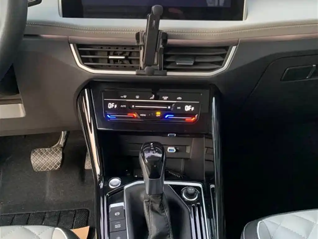 Volkswagen Tayron 2023 280TSI 2WD Luxury Plus Advanced Edition фото 12