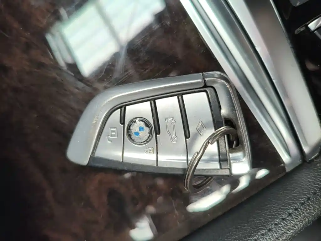 صورة 9 - BMW 5 Series