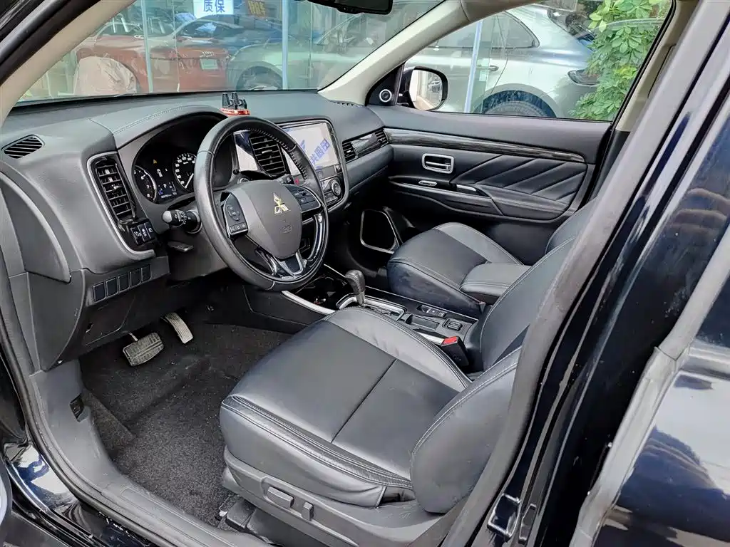 Mitsubishi Outlander 2019 2.0L 2WD Enjoy 5-Seater China VI фото 7