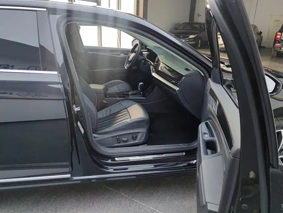 Volkswagen Passat 2023 Facelift 330TSI Starlight Elite Edition фото 8