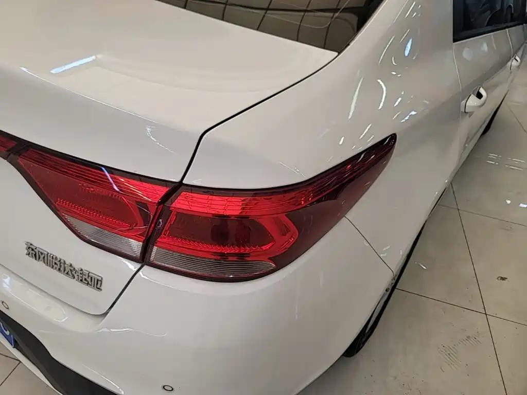 Kia K2 2018 2017 Sedan 1.4L AT 15th Anniversary Special Edition GLS