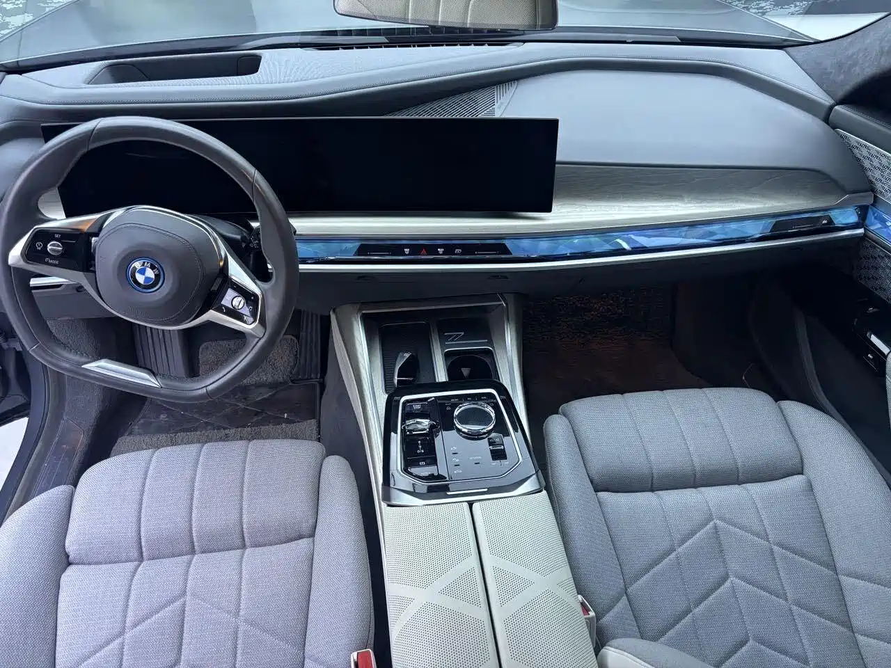 BMW i7 2023 xDrive60L Luxury Package фото 13