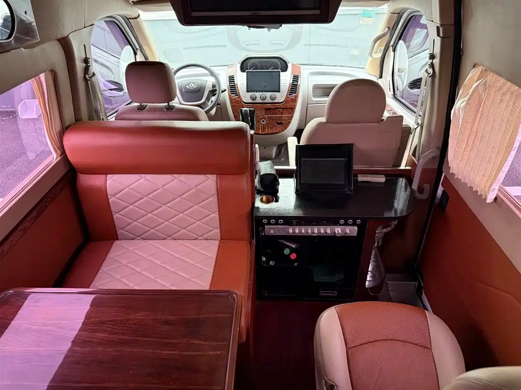 SAIC Maxus Xintu V80 2015 2.5T Manual Proud Transporter Edition Long Wheelbase High Roof фото 21
