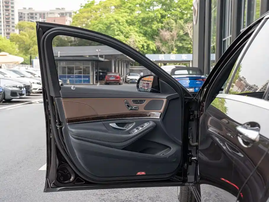 Mercedes-Benz S-Class 2019 S 350 L Premium Ultimate Edition фото 16