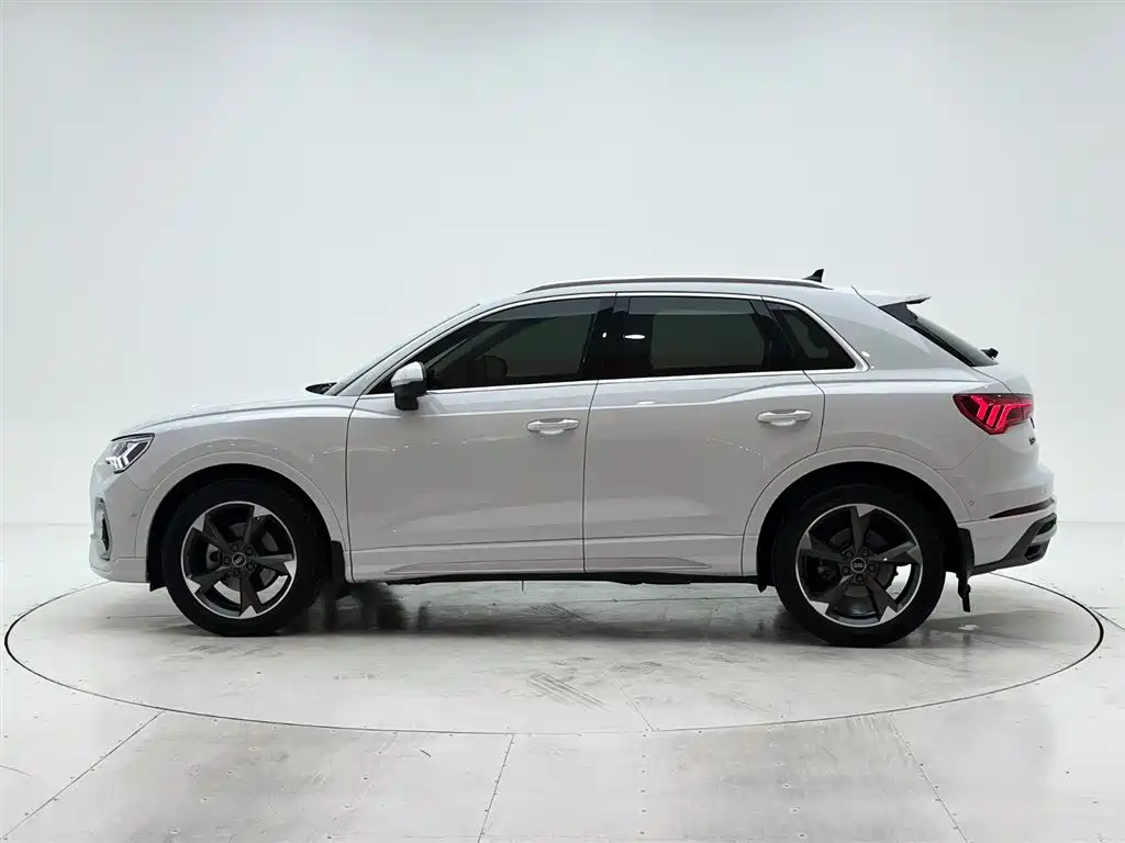 Audi Q3 2022 35 TFSI Fashion Dynamic фото 7